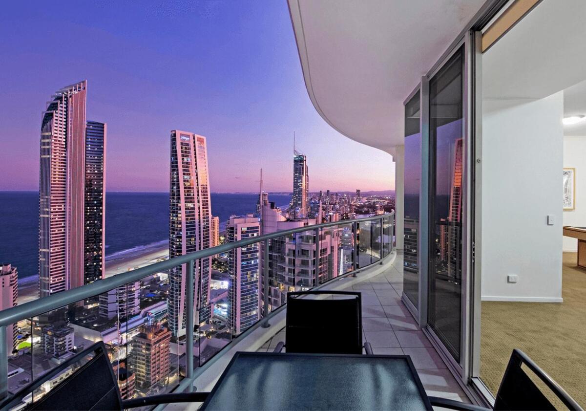 Level 45 Luxury Sub-penthouse In Towers Of Chevron *