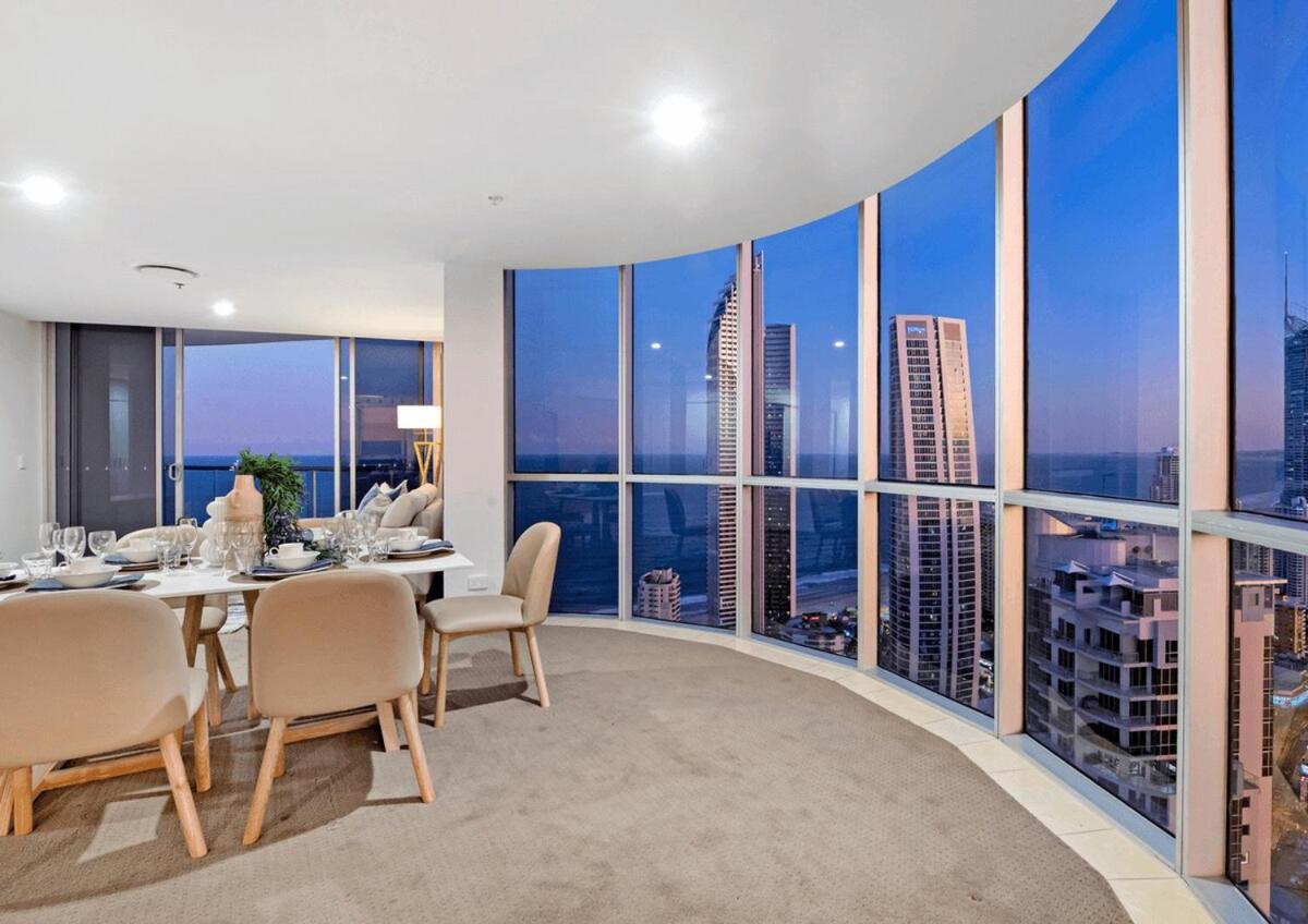 Apartment Level 45 Luxury Sub-penthouse In Towers Of Chevron Gold Coast