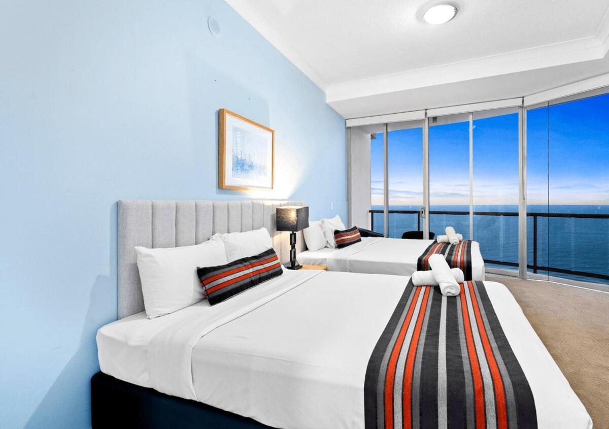 Level 45 Luxury Sub-penthouse In Towers Of Chevron