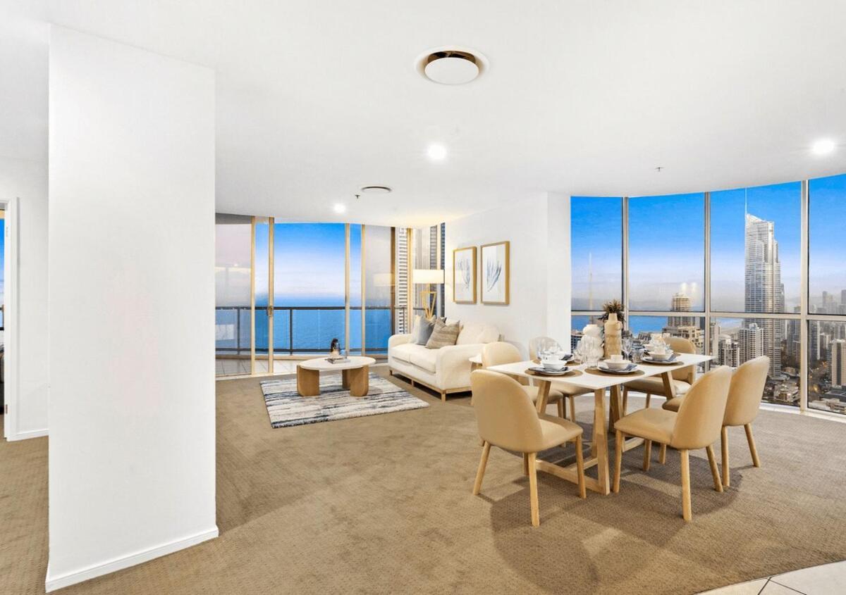 Level 45 Luxury Sub-penthouse In Towers Of Chevron Apartment