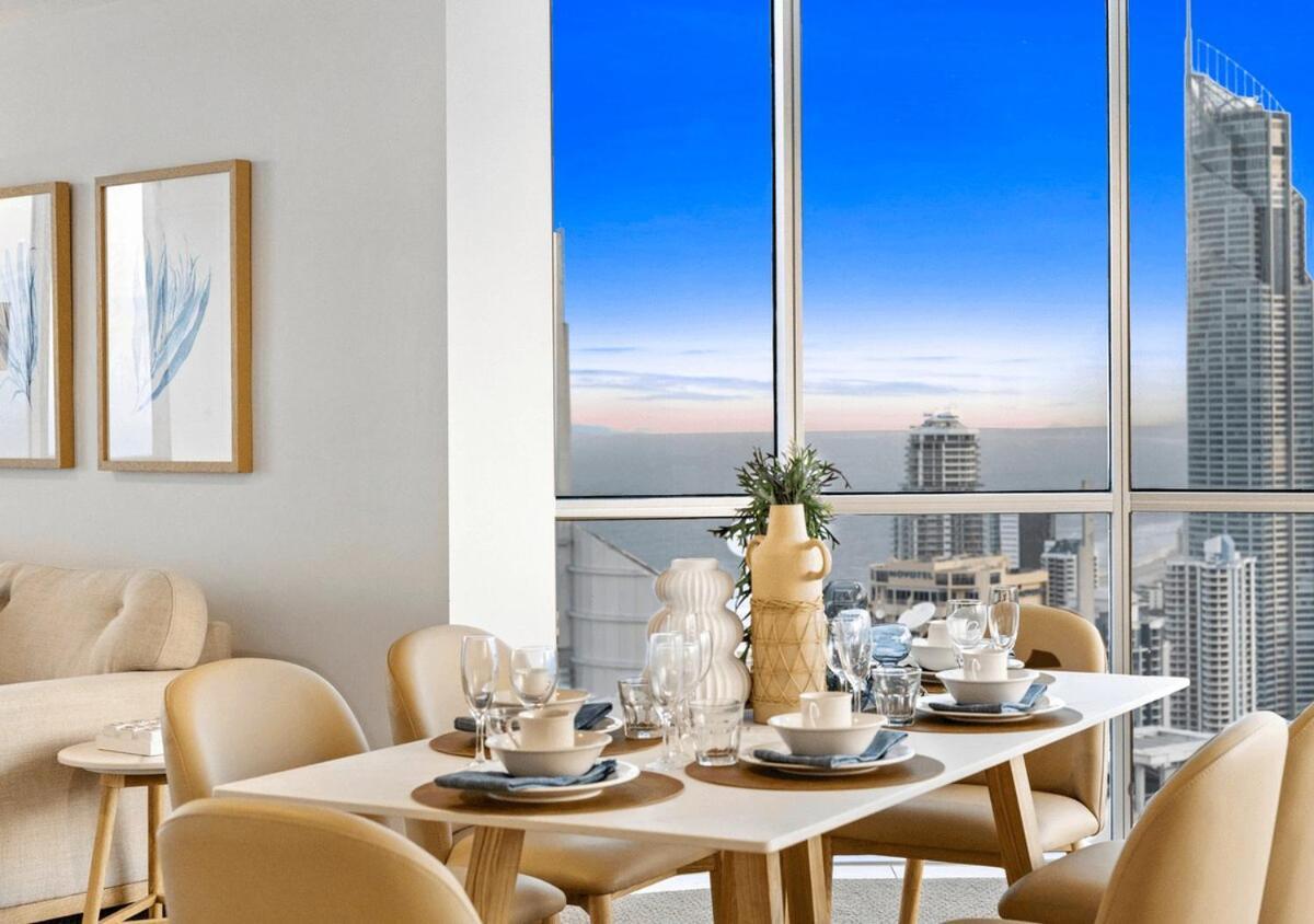 Level 45 Luxury Sub-penthouse In Towers Of Chevron