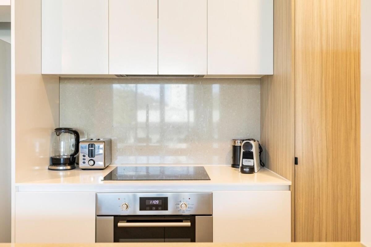 Beachfront 2 Bed At Burleigh Heads *
