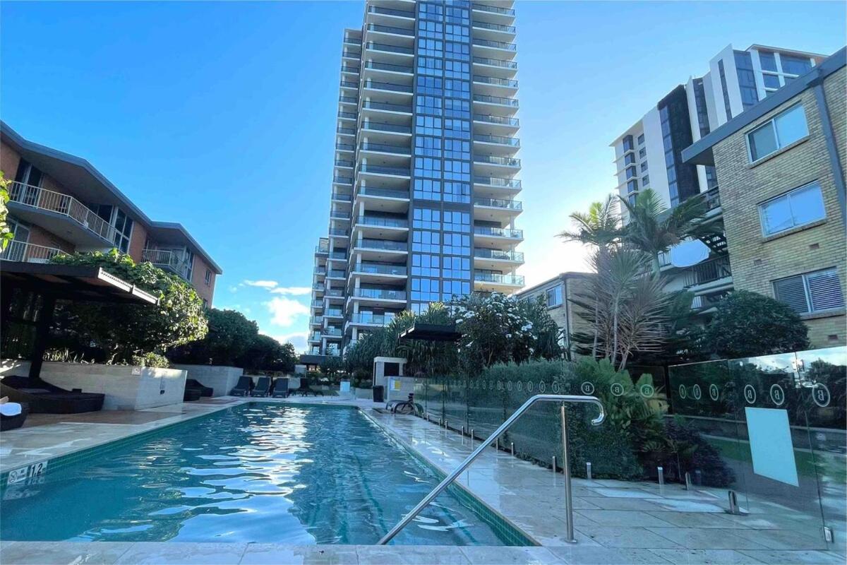 Beachfront 2 Bed At Burleigh Heads