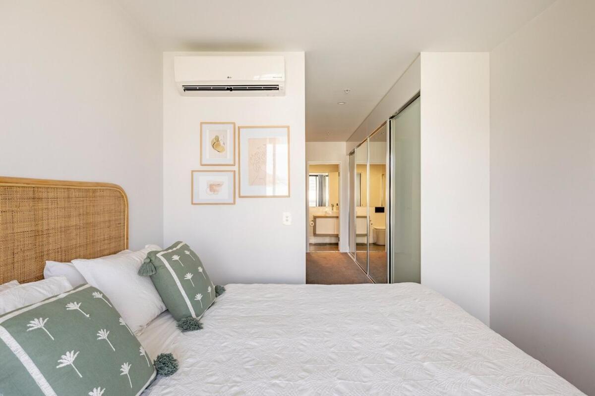 Beachfront 2 Bed At Burleigh Heads Apartment