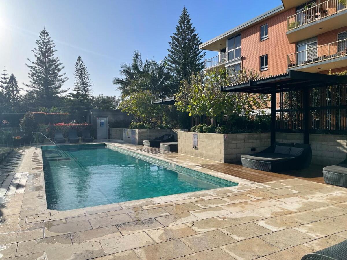 Beachfront 2 Bed At Burleigh Heads Apartment *