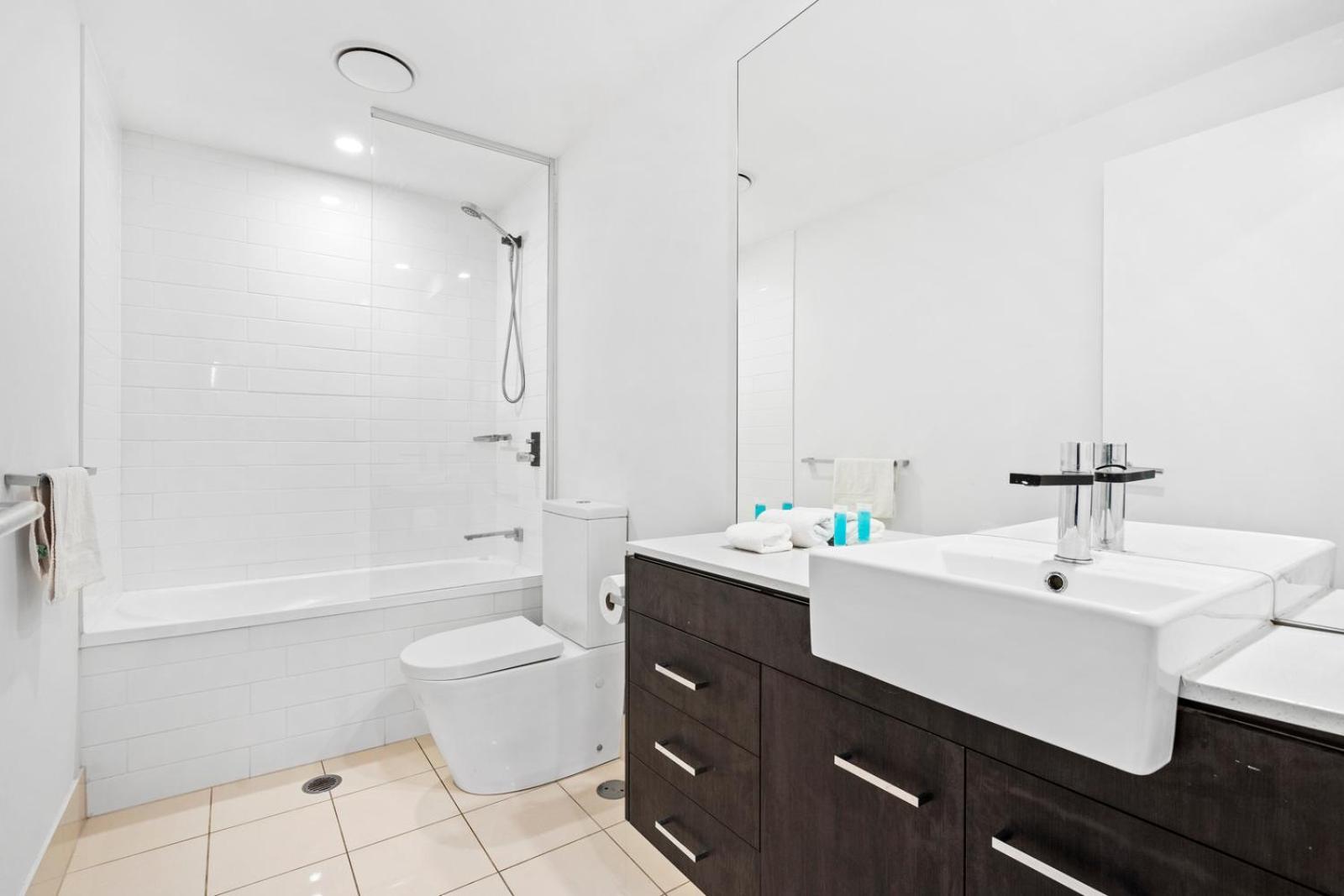 Hotel Harbour Quays 4*