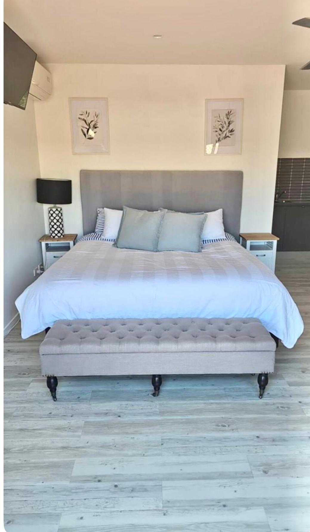 Apartment Self Contained - Sleeps 4