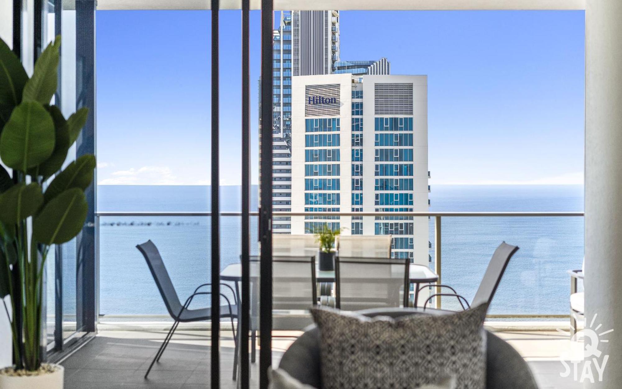 Hotel Circle On Cavill Coastal Luxe By Q