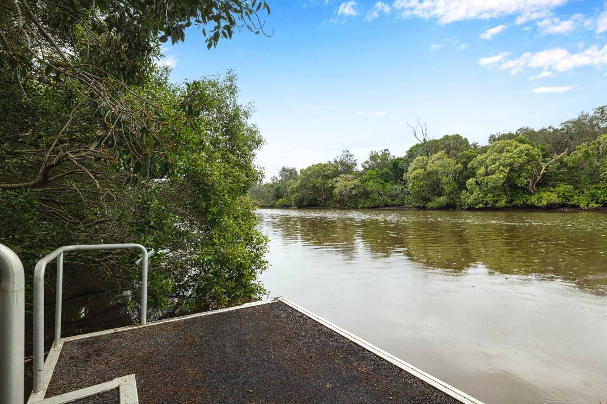 Holiday home Waterfront Retreat With Pool & Private Pontoon Gold Coast