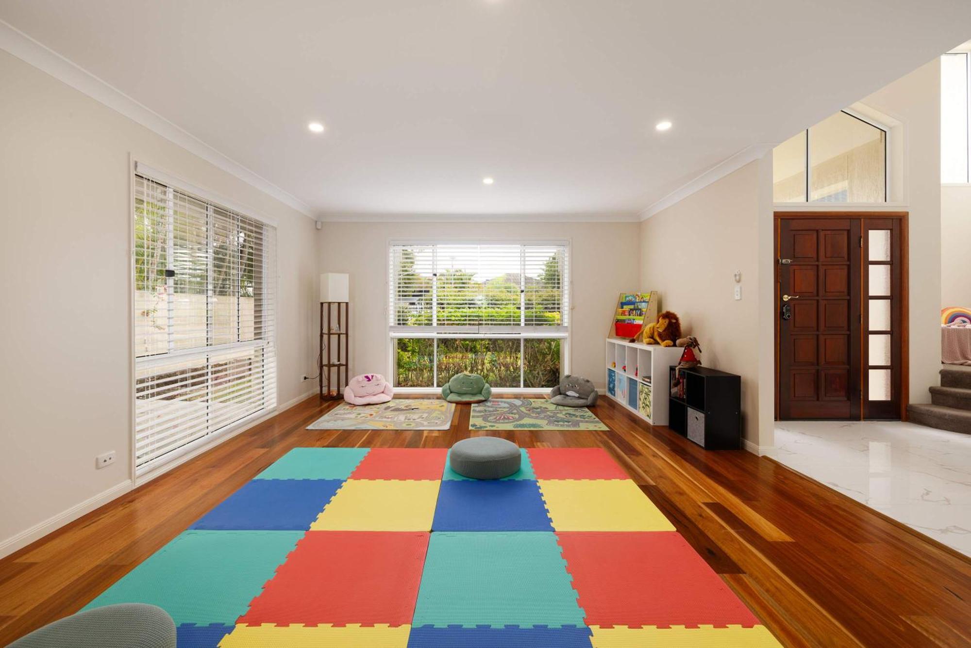 Holiday home Waterfront Retreat With Pool & Private Pontoon Gold Coast