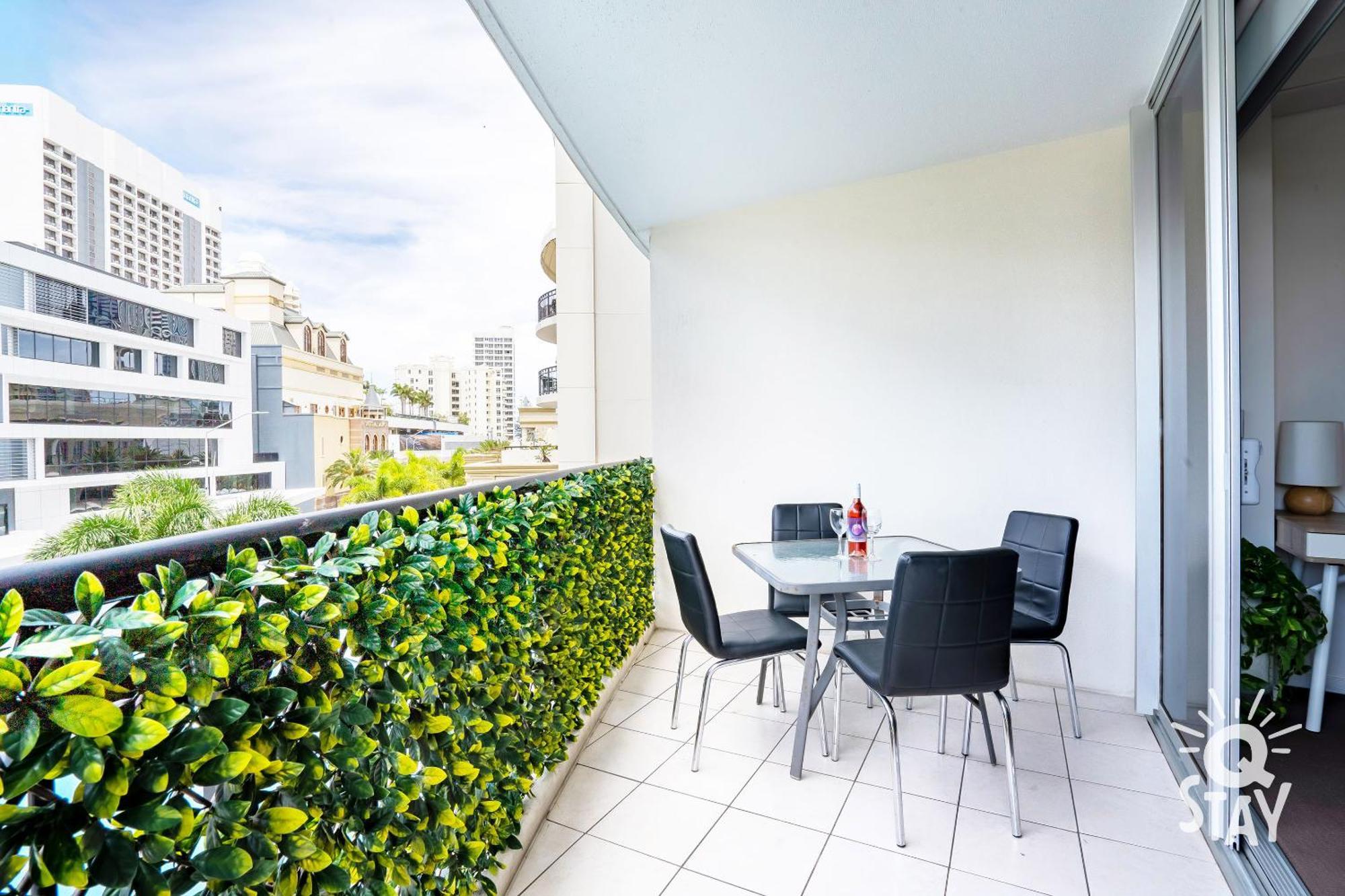 Chevron Renaissance - Qstay Apartment *