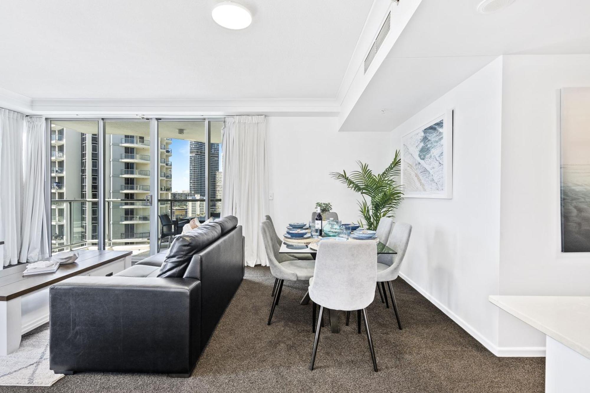 Chevron Renaissance - Qstay * Gold Coast