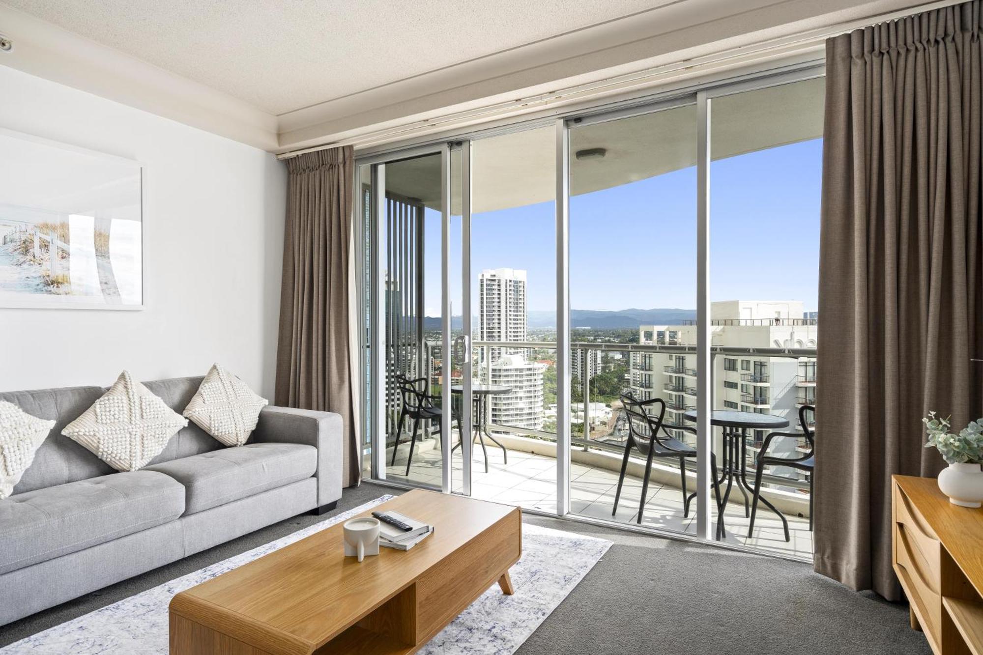 Chevron Renaissance - Qstay * Gold Coast