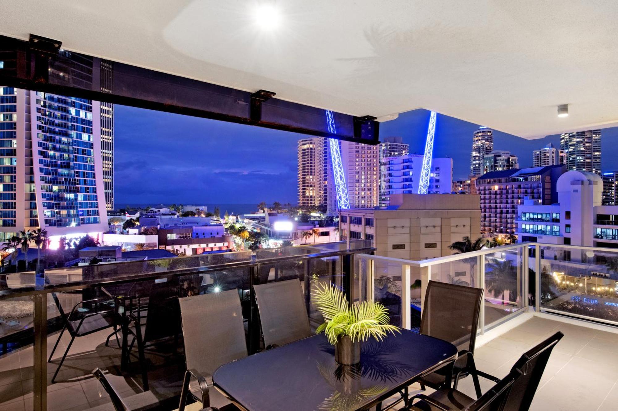 Circle On Cavill - Self Contained & Privately Managed - Wow Apartment Gold Coast