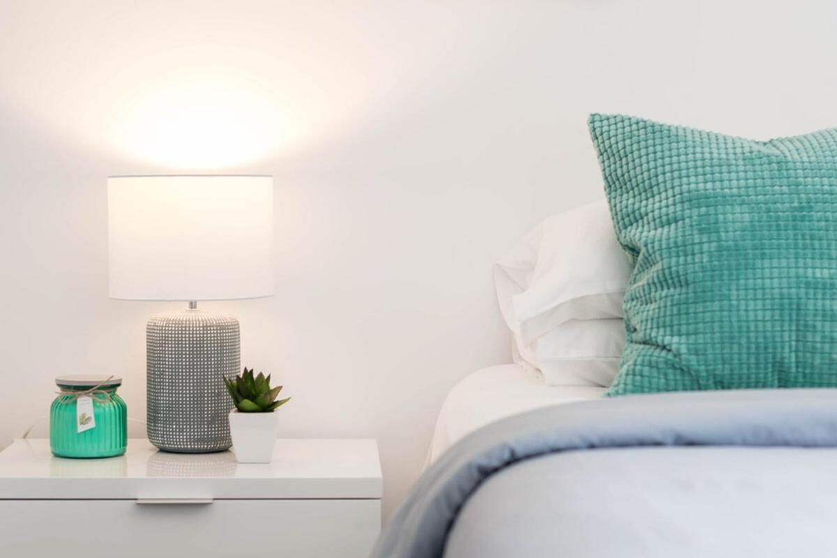 Dreams At Oracle 12301 Apartment