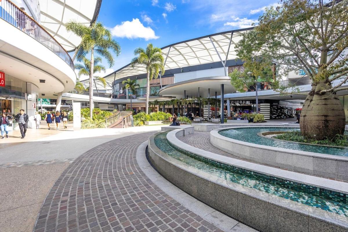 Luxury Broadbeach Escape With A Private Courtyard Apartment
