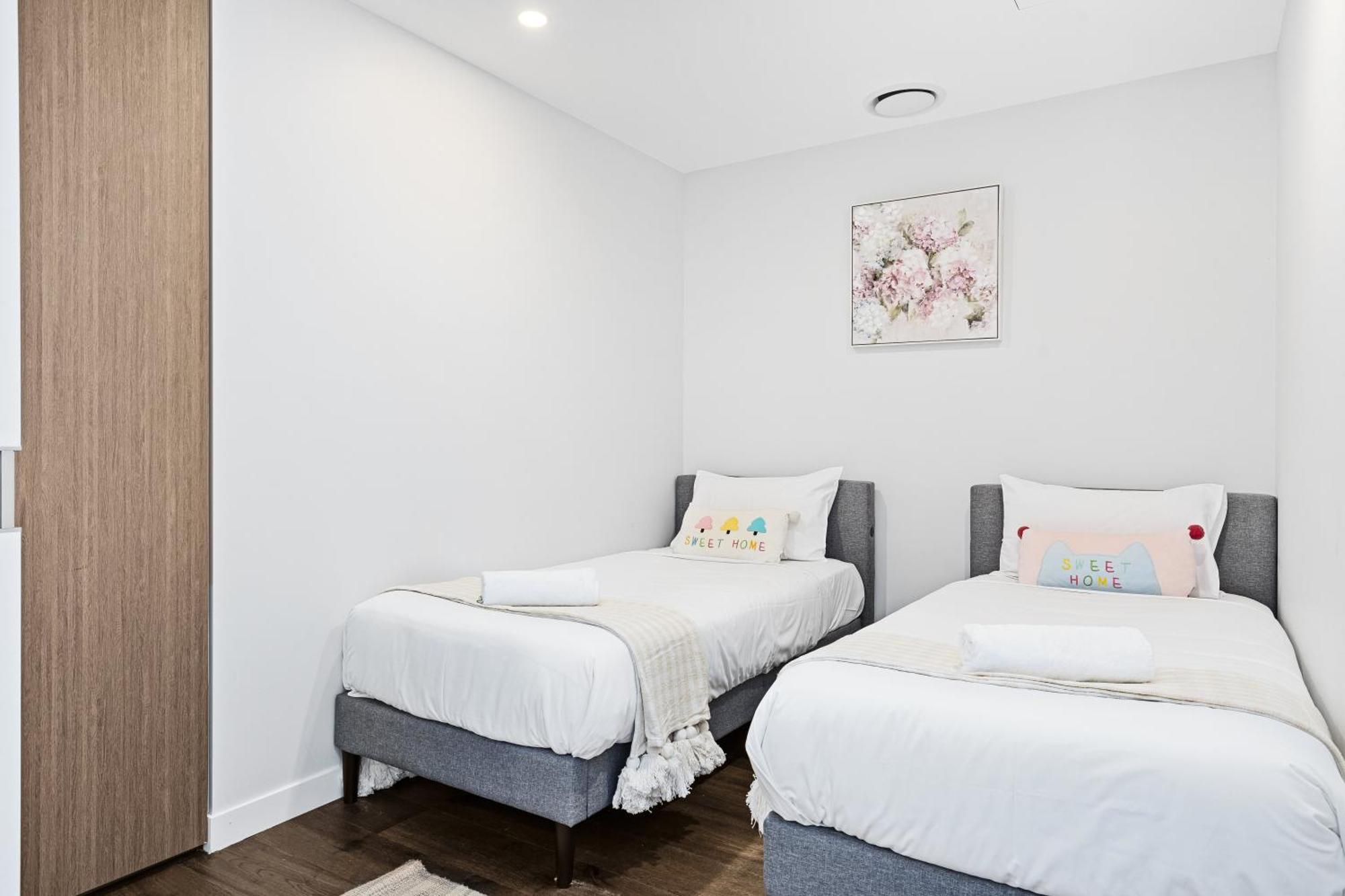 2 Bedroom 1 Bathroom Private At Casino - Paid Parking Only Gold Coast