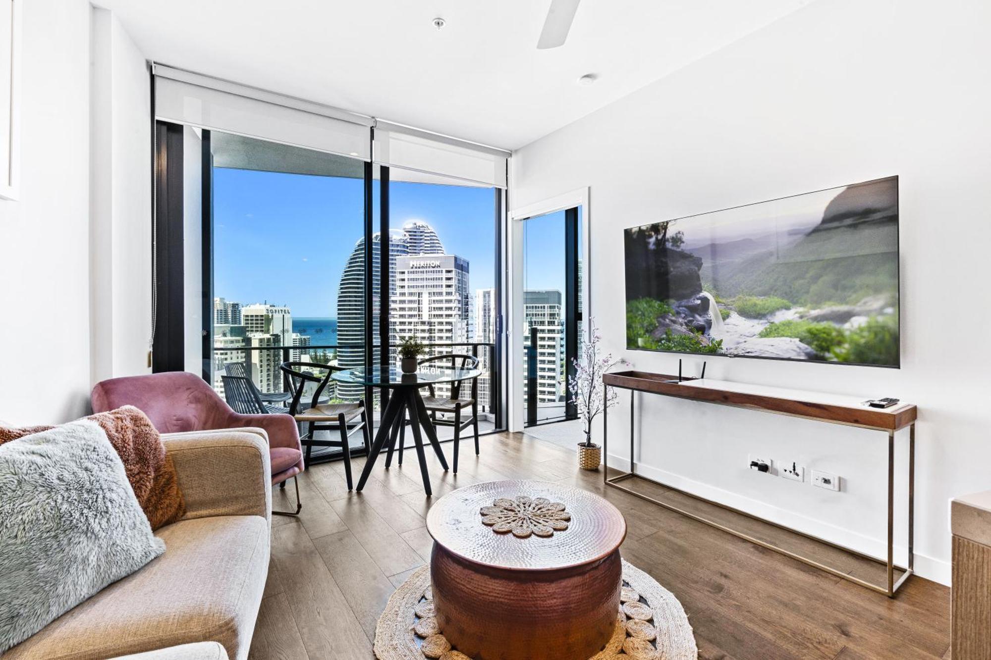 2 Bedroom 1 Bathroom Private At Casino - Paid Parking Only * Gold Coast