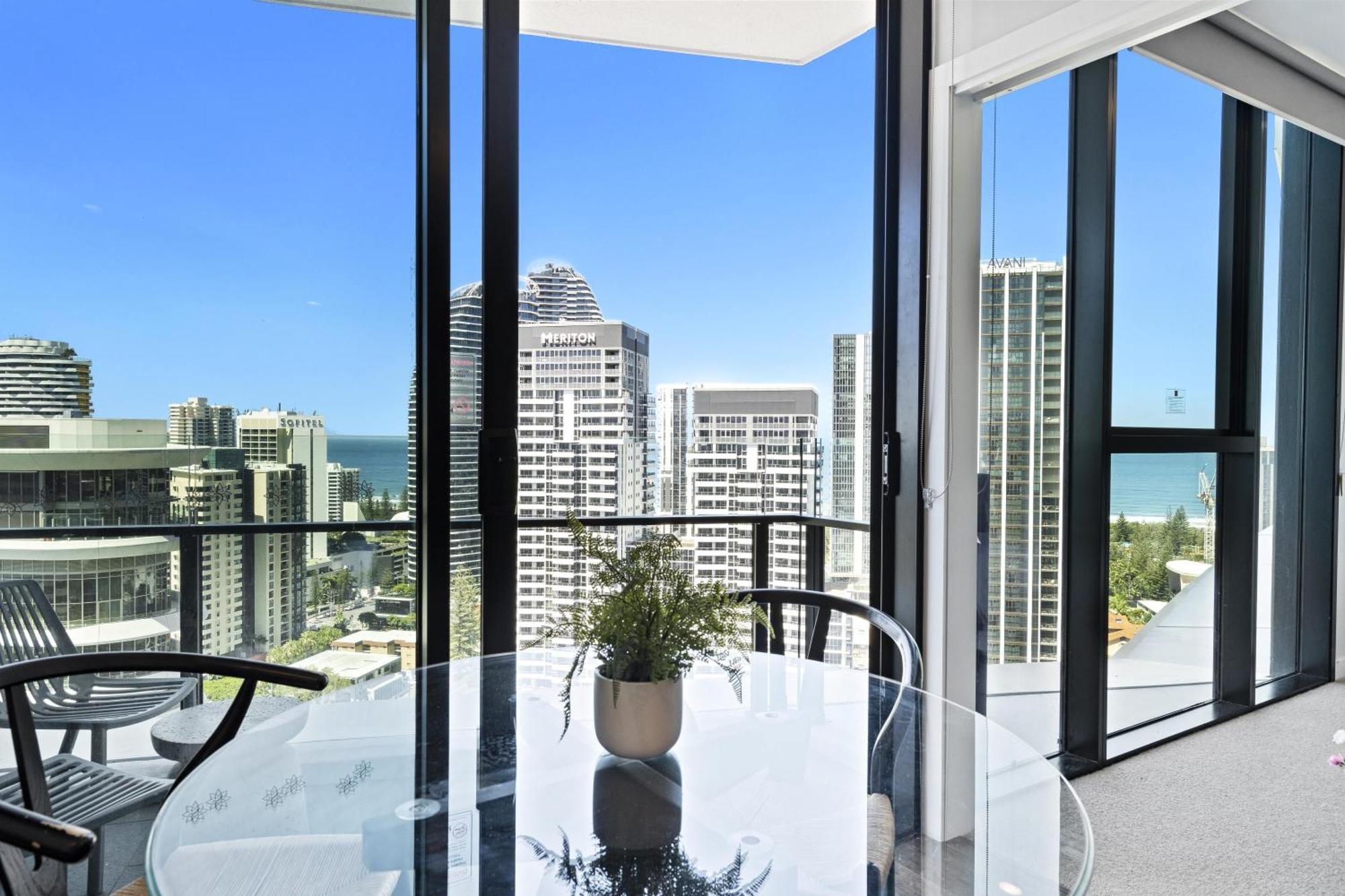 2 Bedroom 1 Bathroom Private At Casino - Paid Parking Only Apartamento *