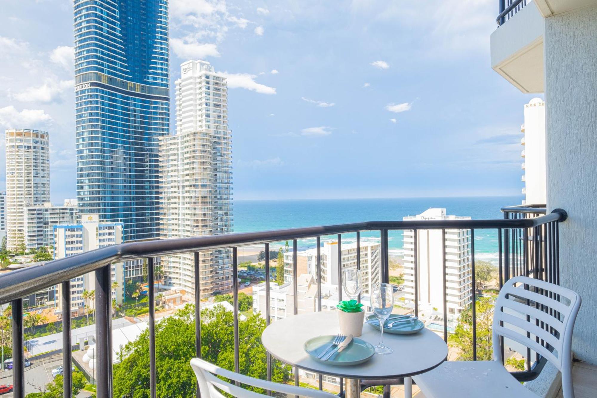 Level 22 Ocean View * Gold Coast