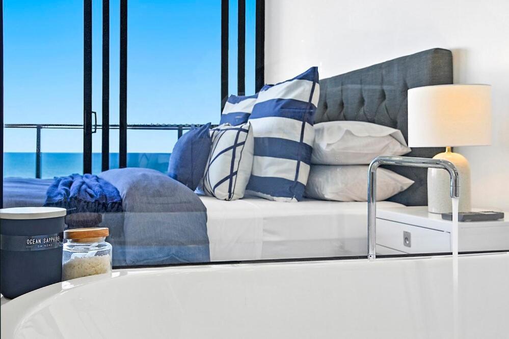 Luxe By The At Oracle 11306
