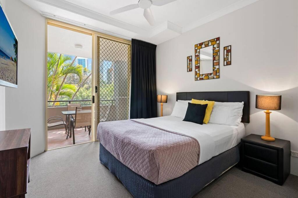 Serenity In Surfers Paradise *