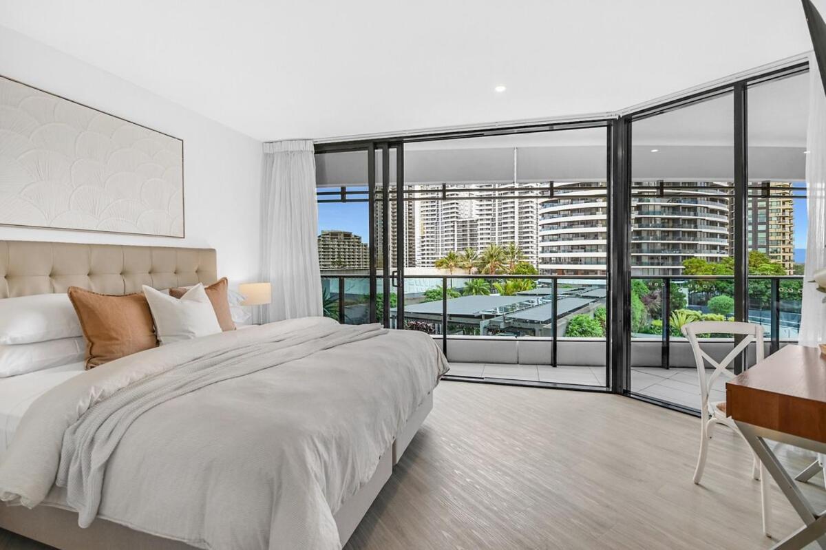 Apartment Side Sunset At Oracle 10501 Gold Coast