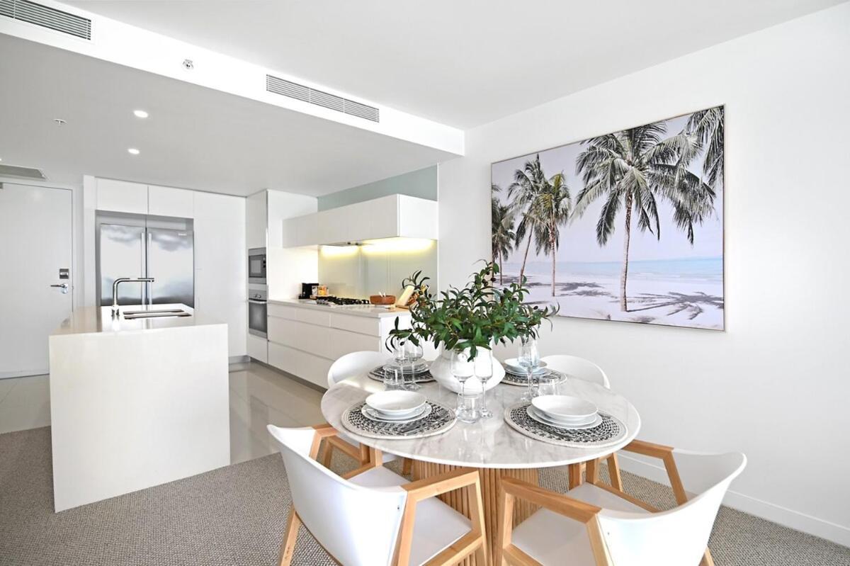 Ocean Breeze At Oracle 12103 Apartment *