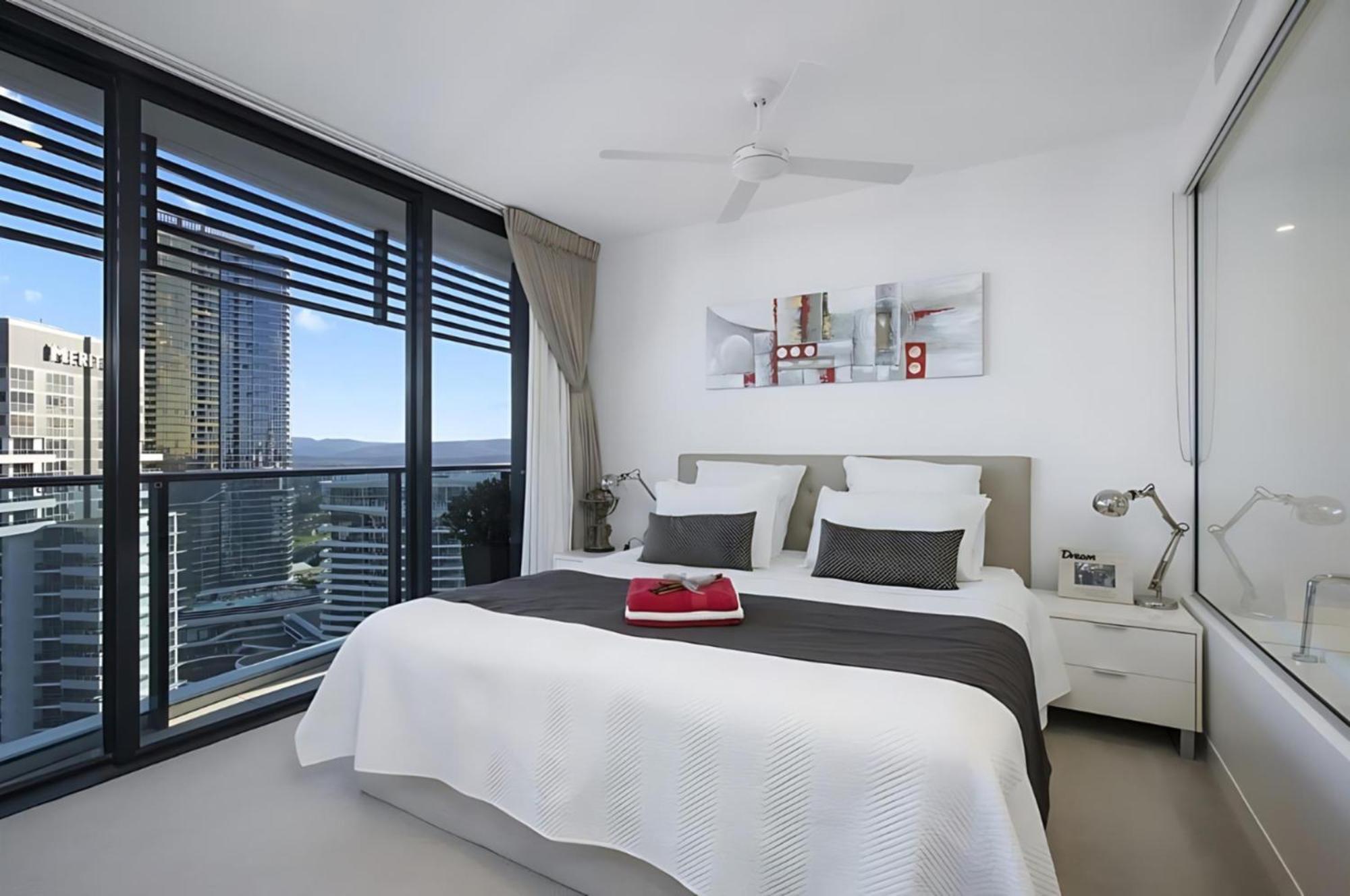 Oracle Beachfront Broadbeach Apartment *