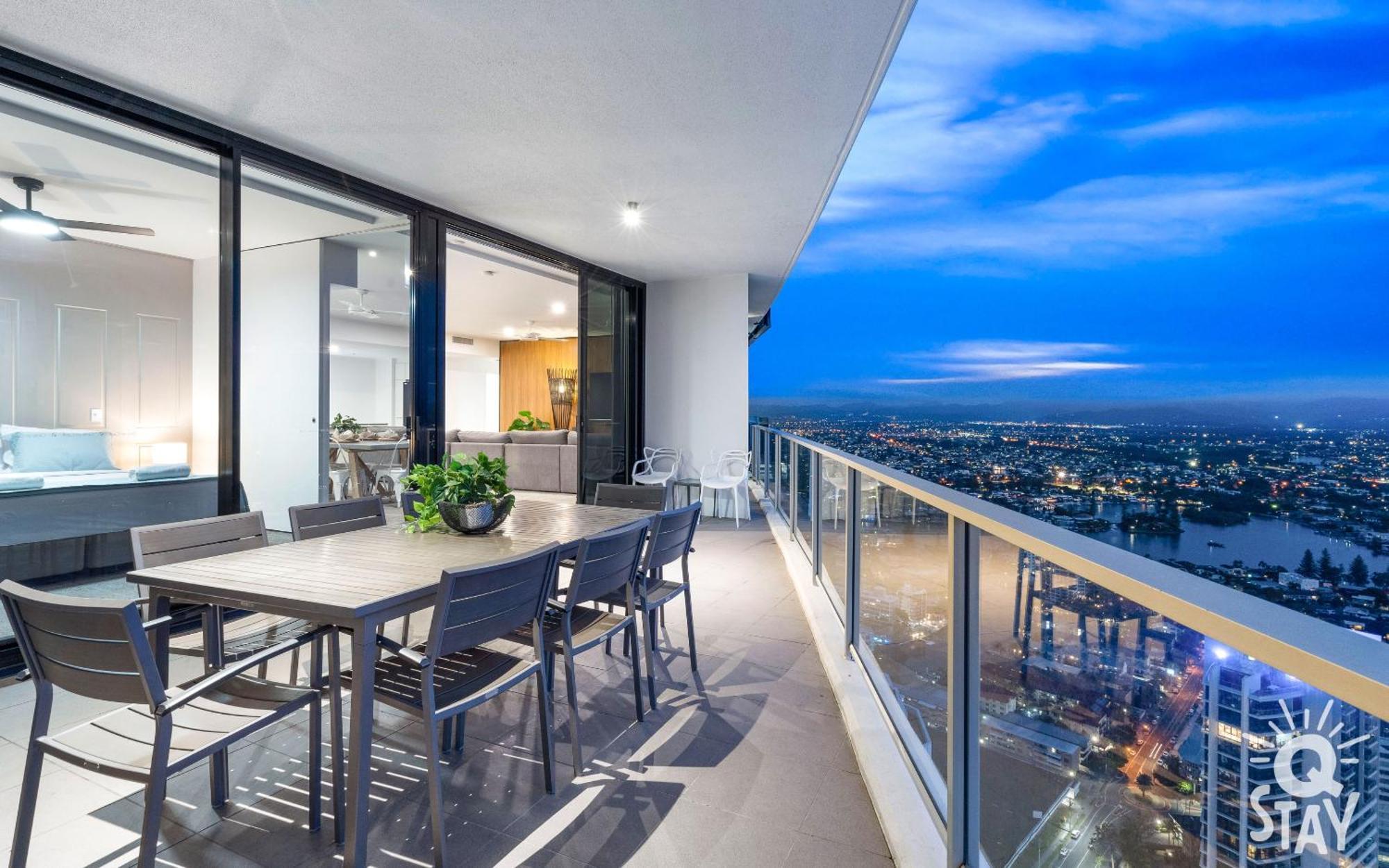 Circle On Cavill - Qstay * Gold Coast