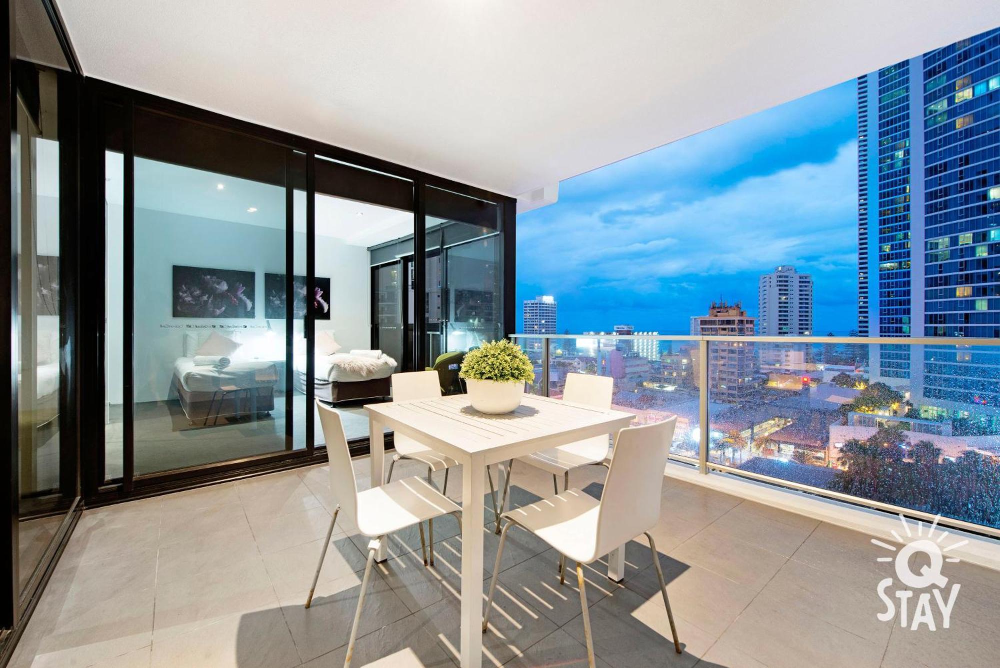 Apartment Circle On Cavill - Qstay Gold Coast