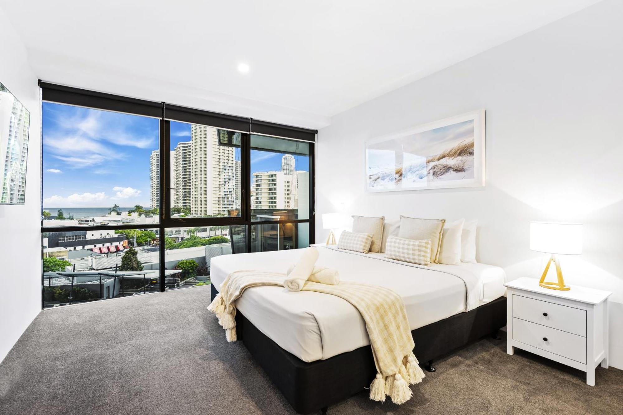 Circle On Cavill - Qstay * Gold Coast