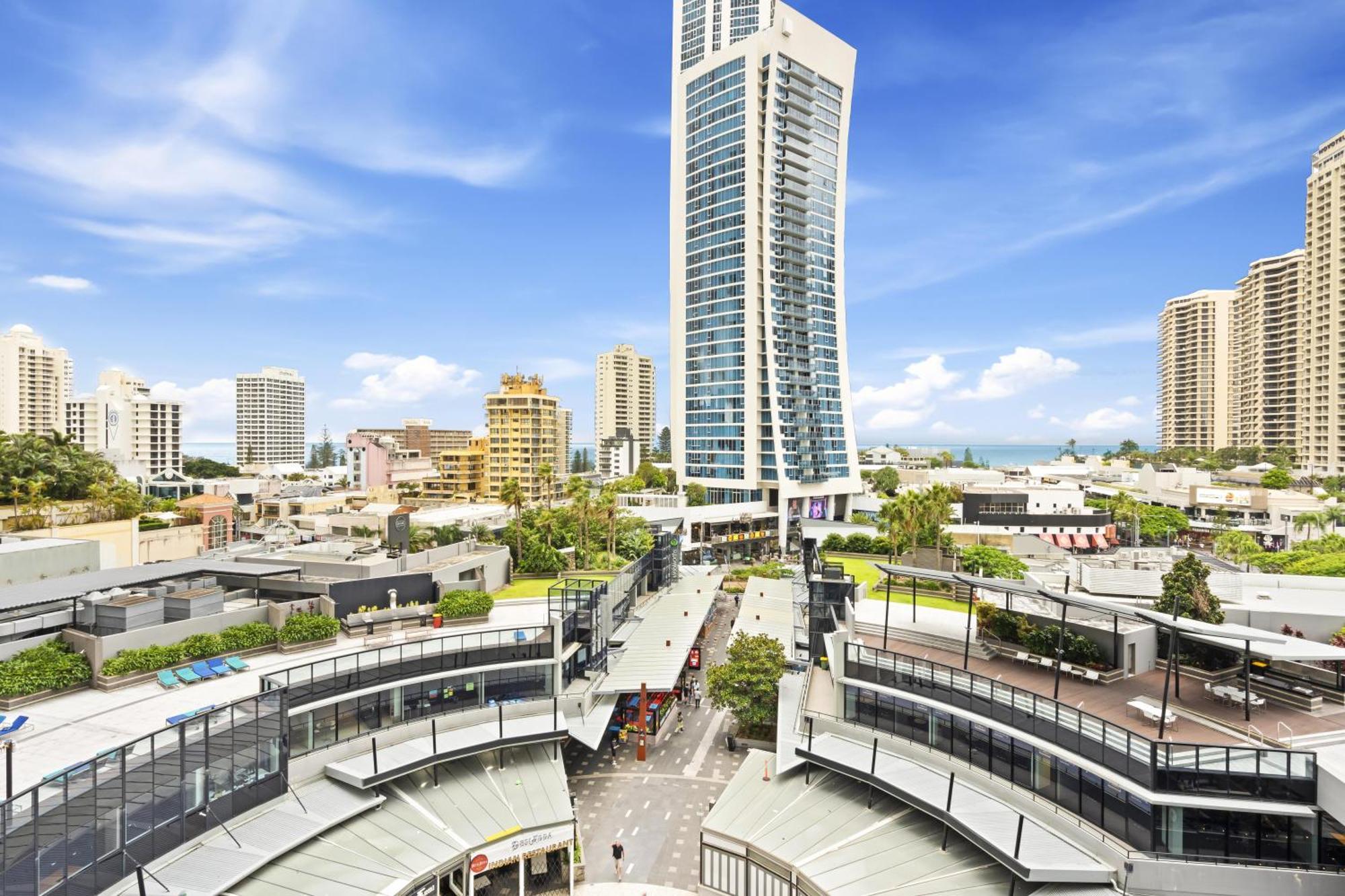Circle On Cavill - Qstay Apartment