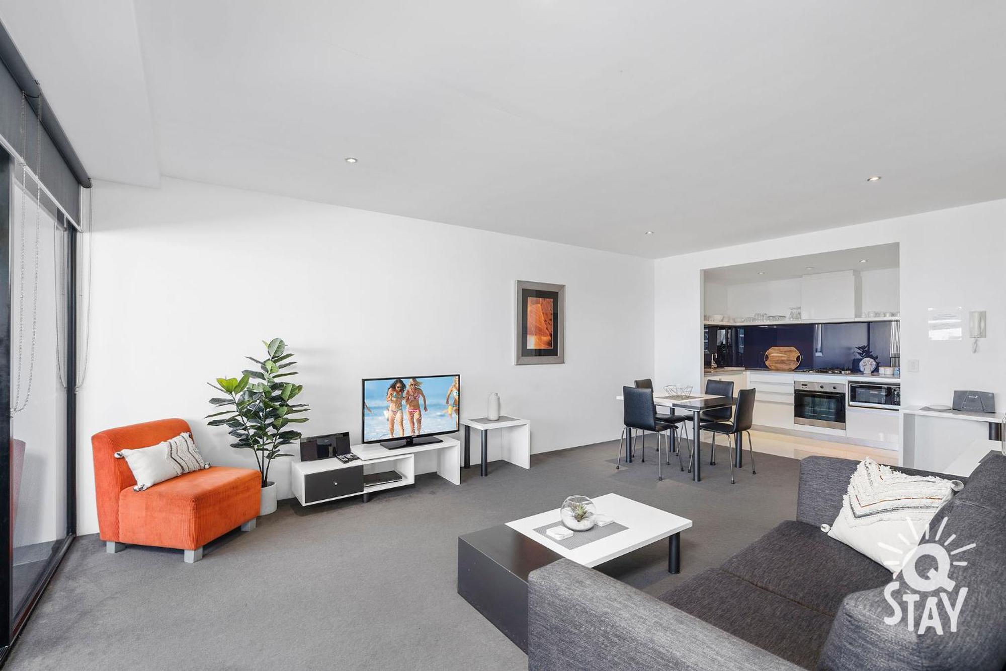 Apartment Circle On Cavill - Qstay