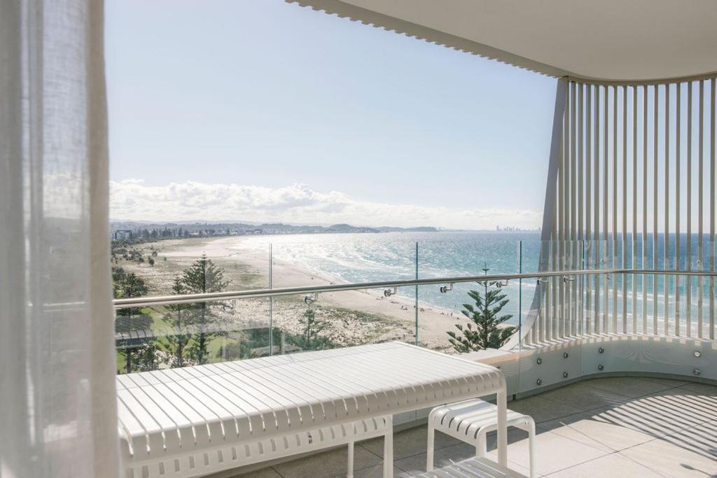 Kirra Point Aparthotel *