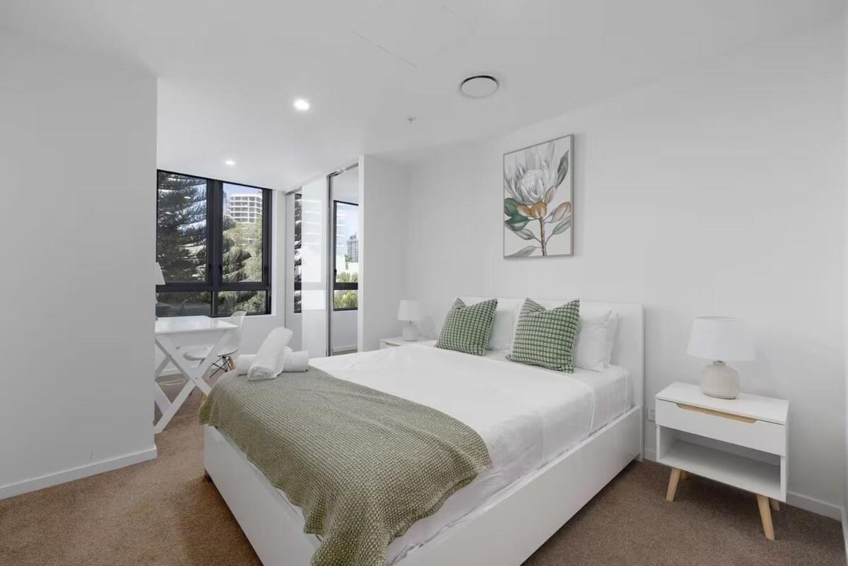 Apartment Newly Settled One Bedroom With Parking Surfers Paradise *
