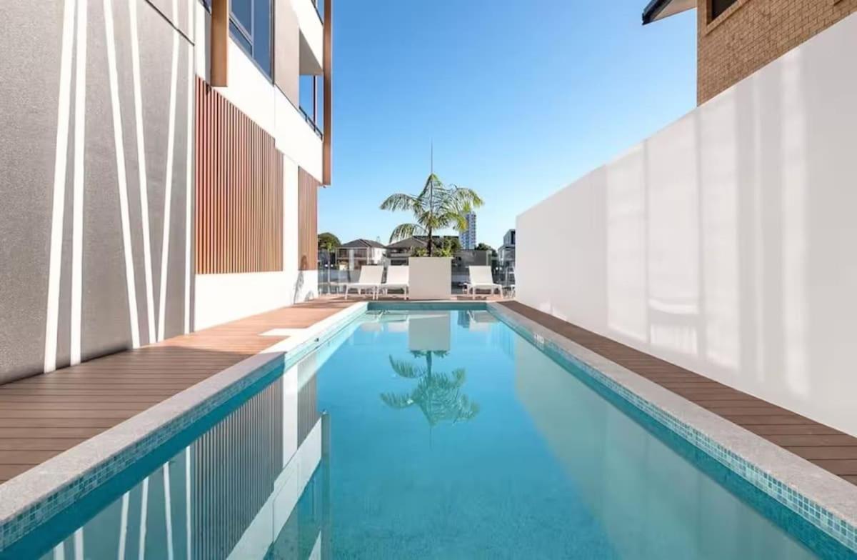 Apartment Newly Settled One Bedroom With Parking Surfers Paradise Gold Coast
