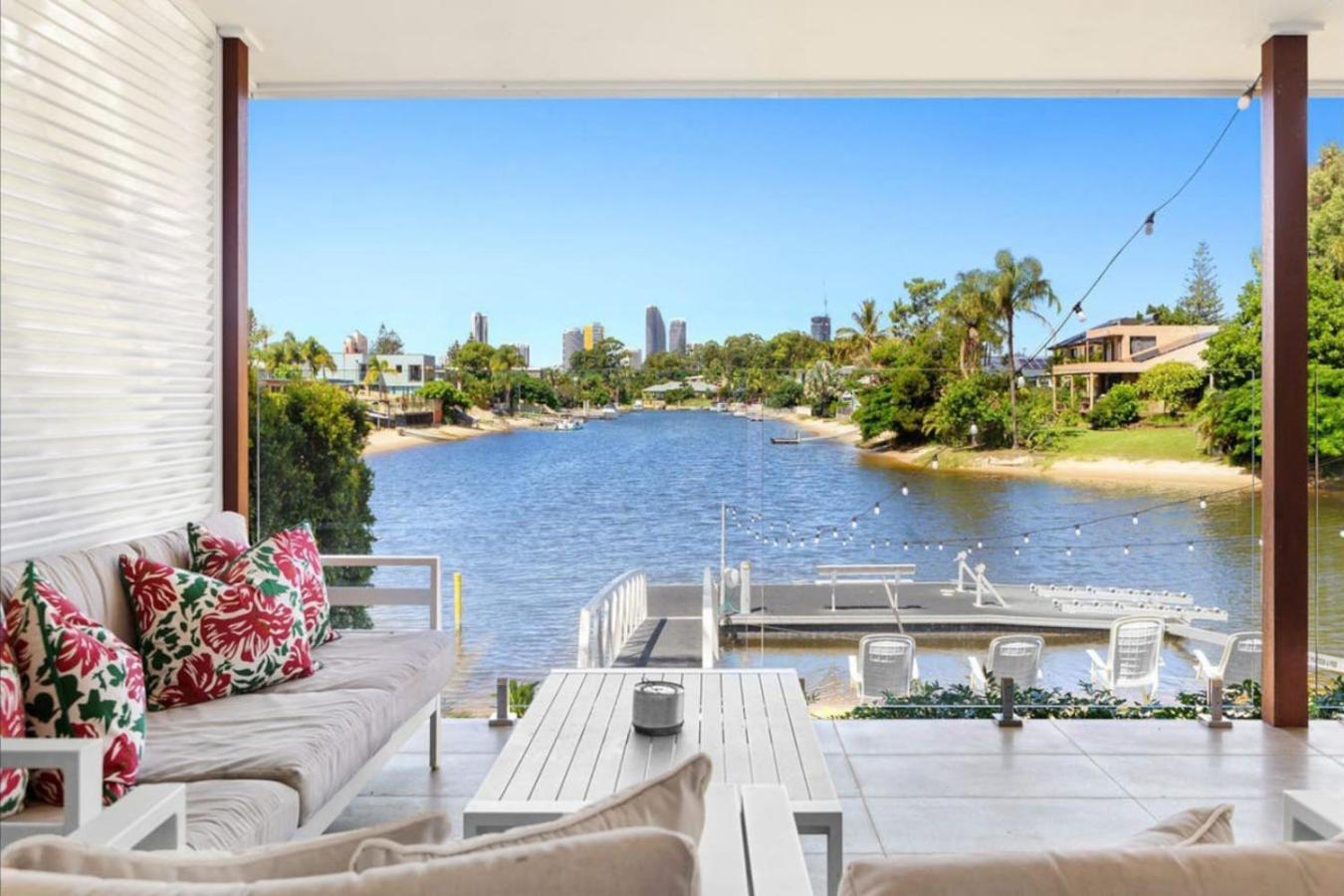 Holiday home Water View Family Getaway - Wifi, Pool, Bbq Gold Coast