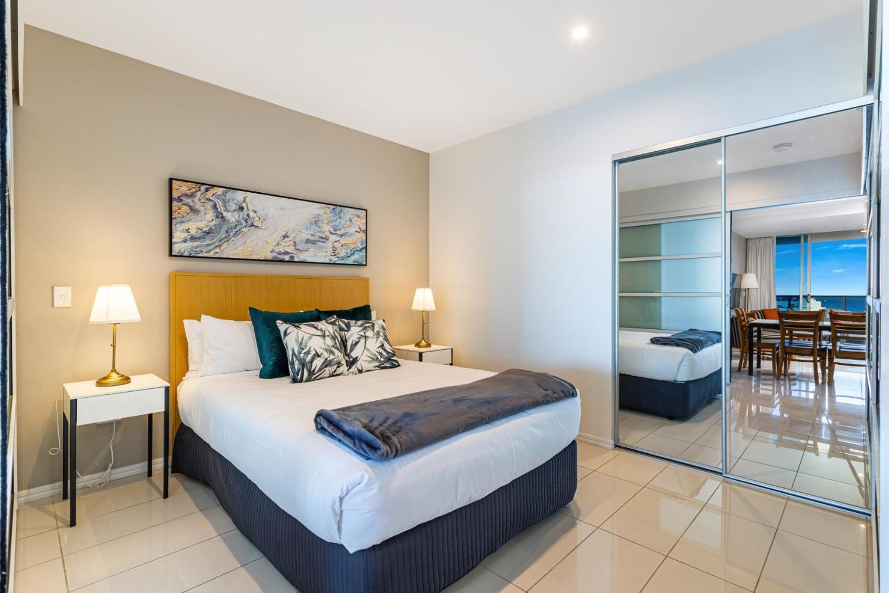 Paradise Living At Hilton With Stunning Ocean View