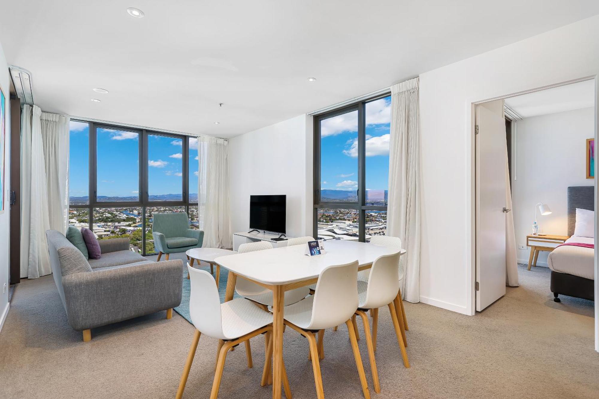 Broadbeach Oceanview Level 26 With Carpark - 4 Mins Walk To The Apartment *