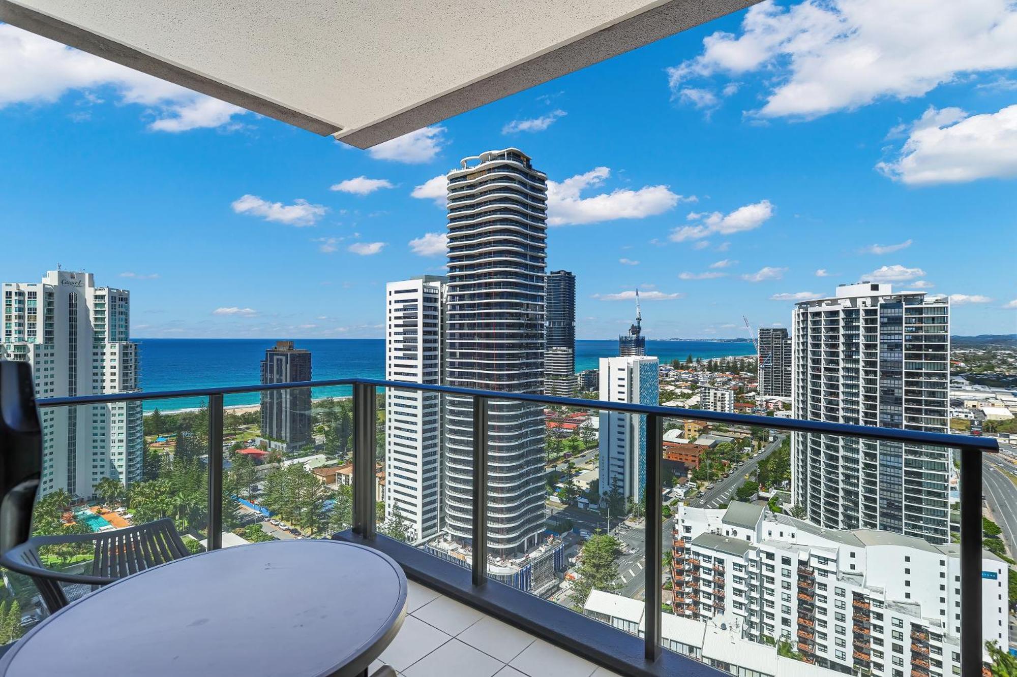 Broadbeach Oceanview Level 26 With Carpark - 4 Mins Walk To The Gold Coast