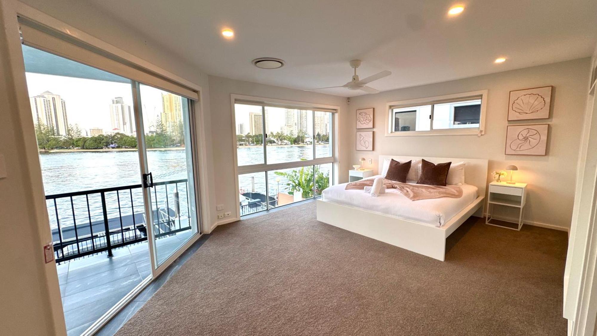 Surfers Paradise Waterfront - Private Pool And Dock