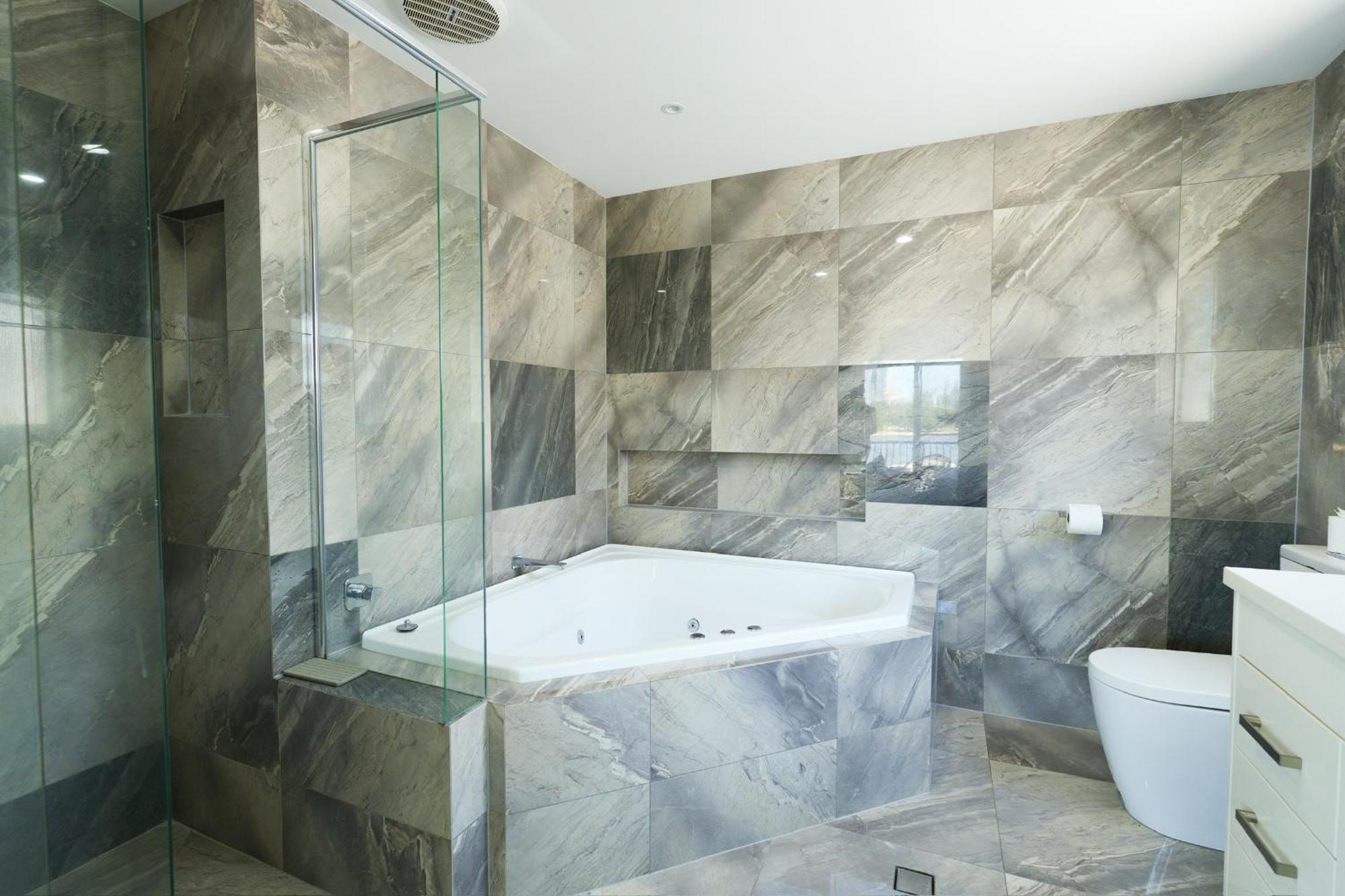 Surfers Paradise Waterfront - Private Pool And Dock Holiday home Gold Coast