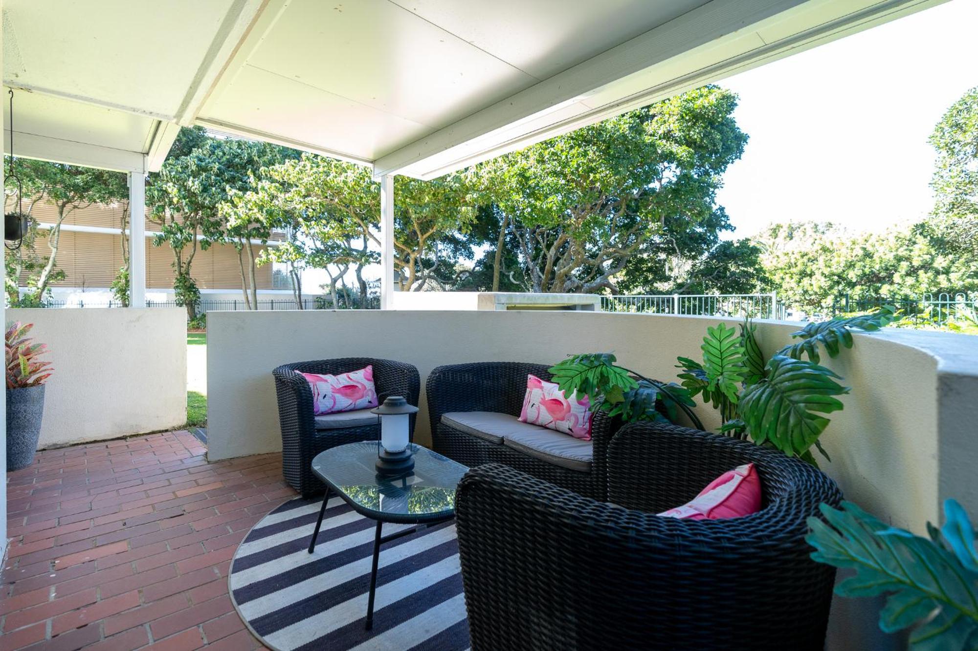 Apartment Beachside Beauty At Burleigh Pavilion!