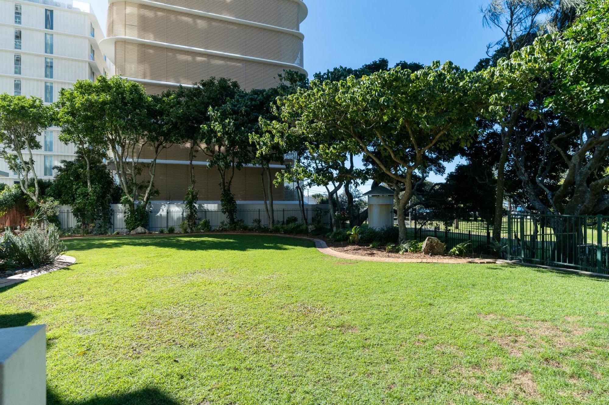Apartment Beachside Beauty At Burleigh Pavilion! *