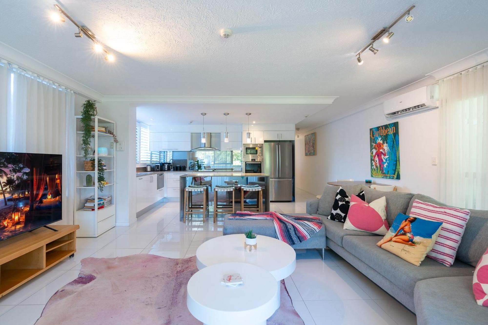 Beachside Beauty At Burleigh Pavilion! Apartment
