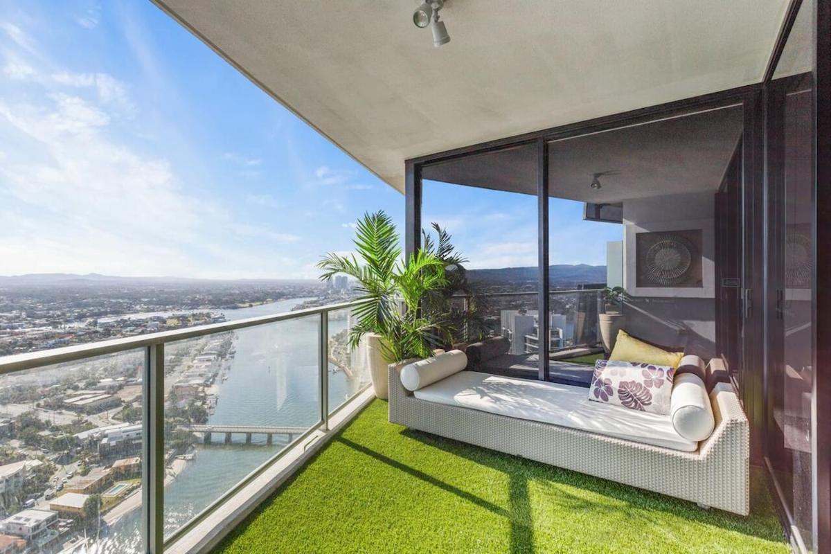 Circle On Cavill 38th Floor And Views Galore! * Gold Coast