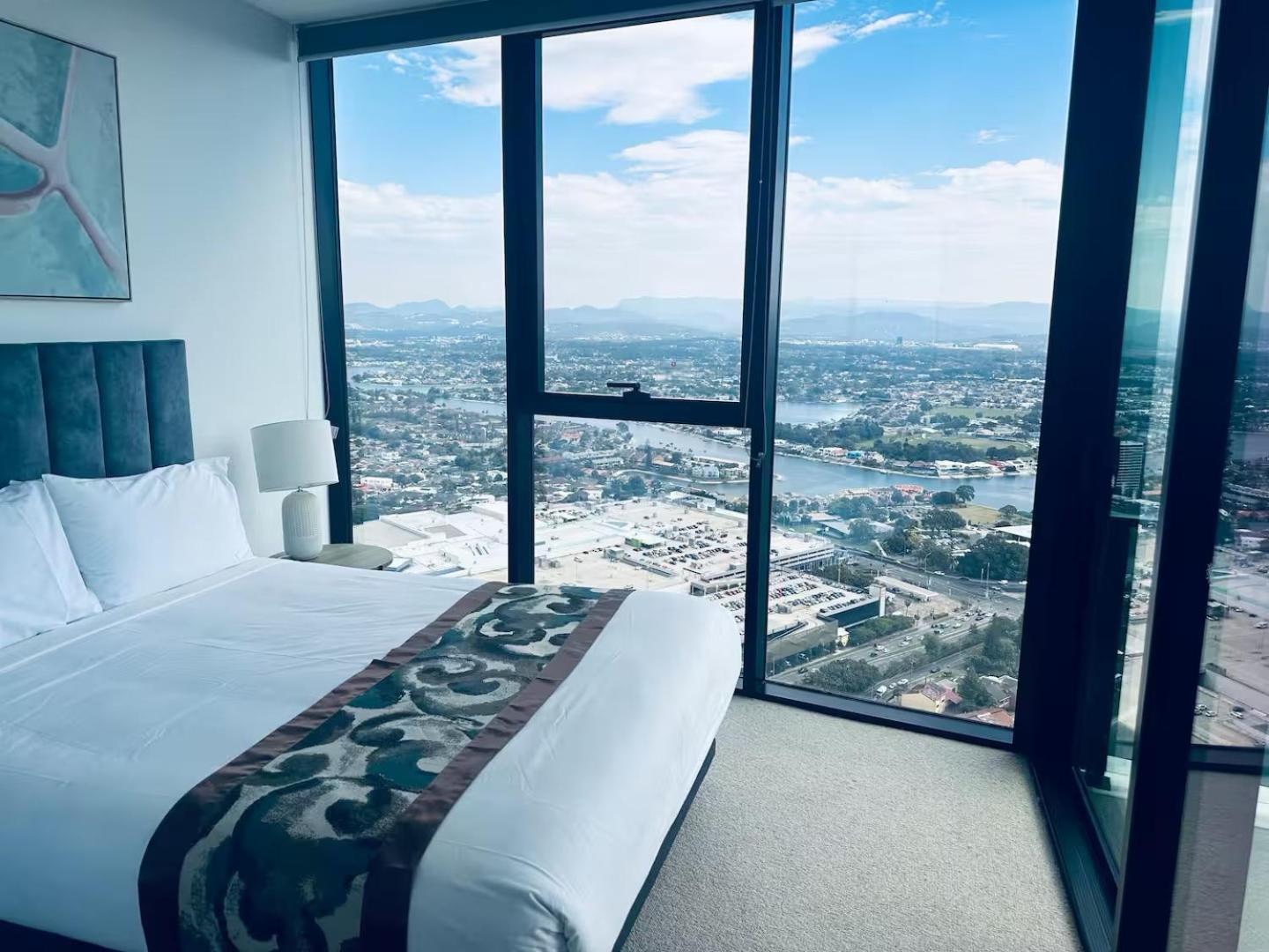 Aparthotel Azure Skyline Casino Residences