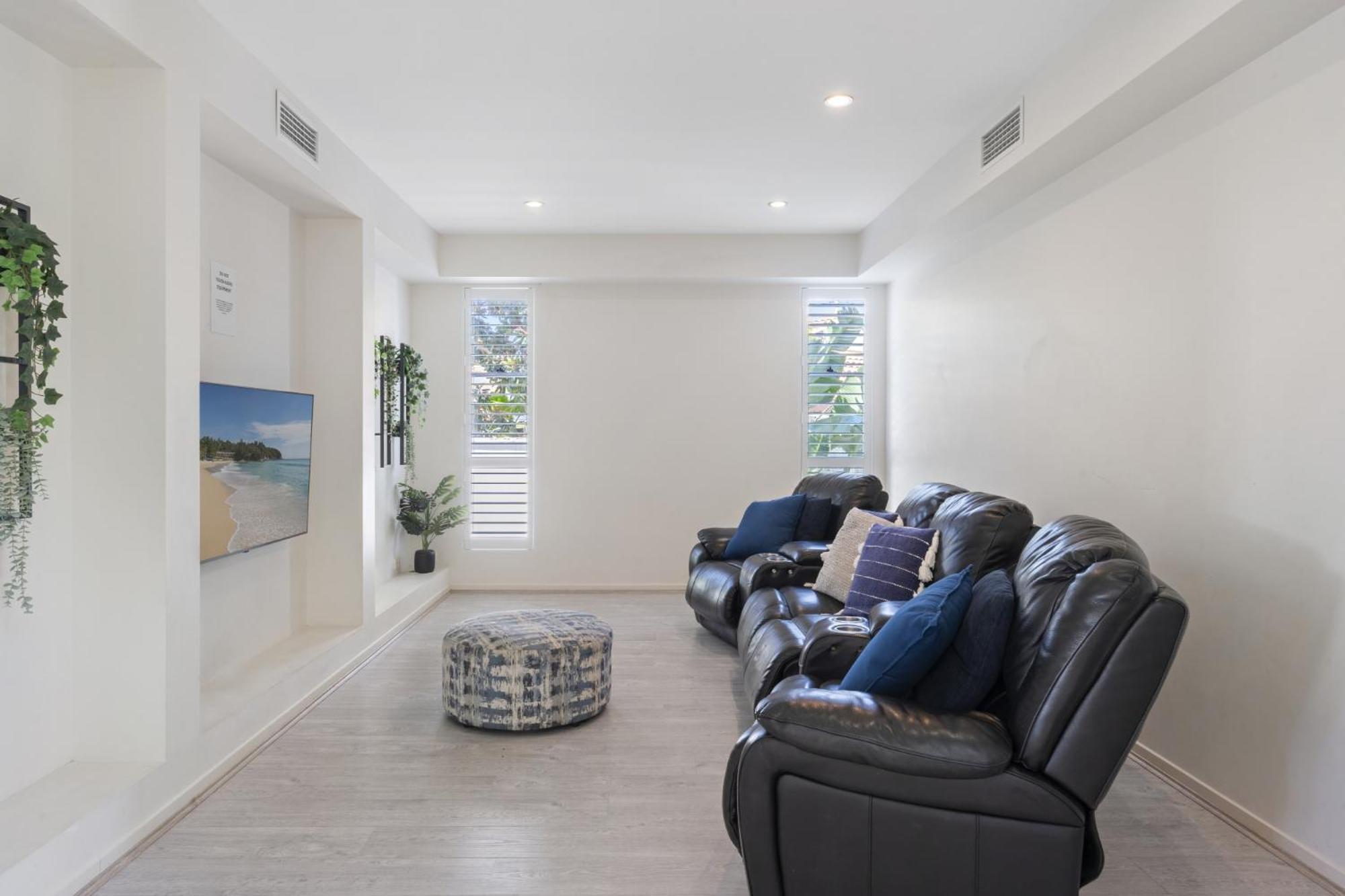 Deluxe On Water Holiday home *