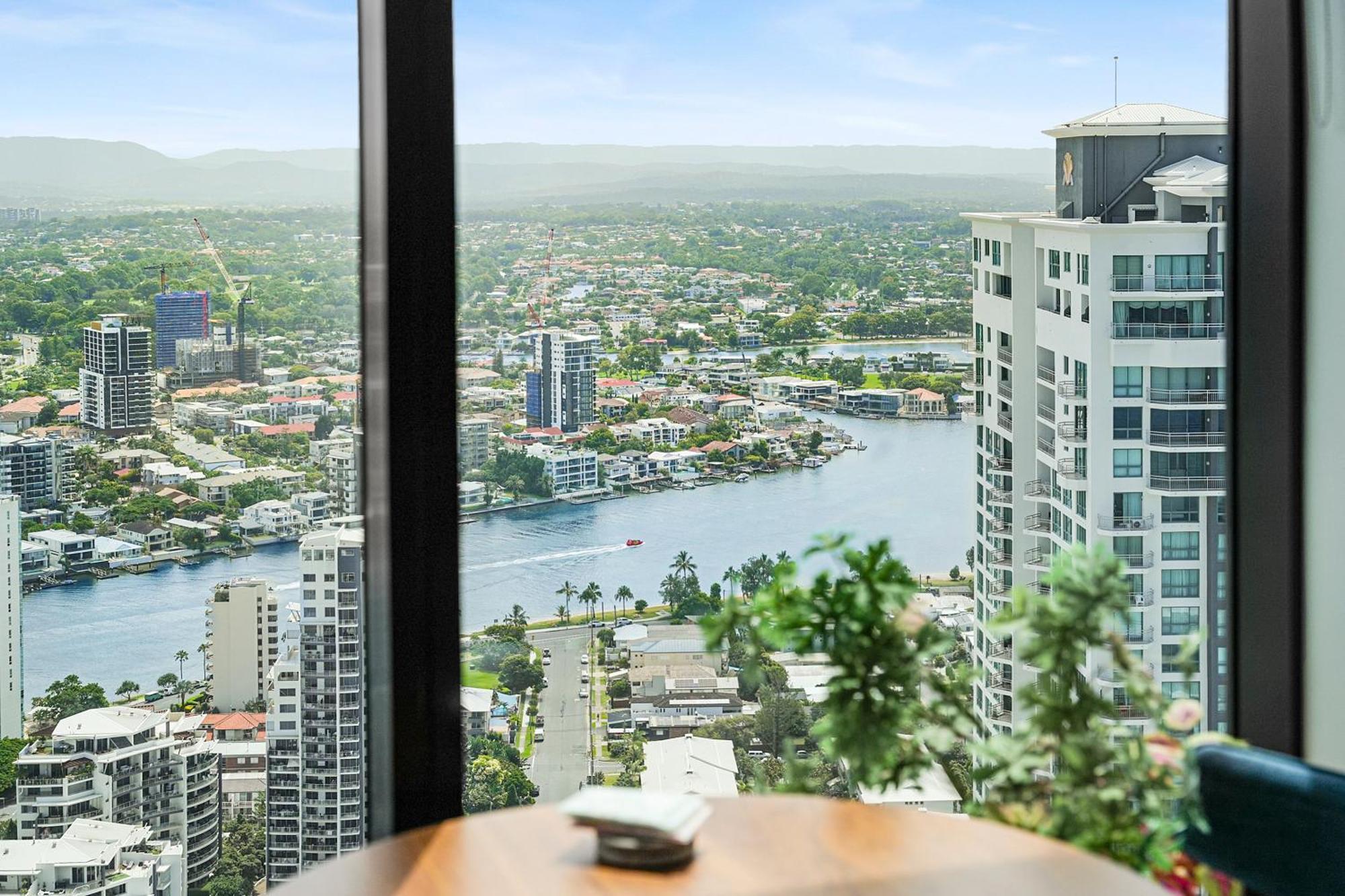 Sky-high Beachside Gold Coast